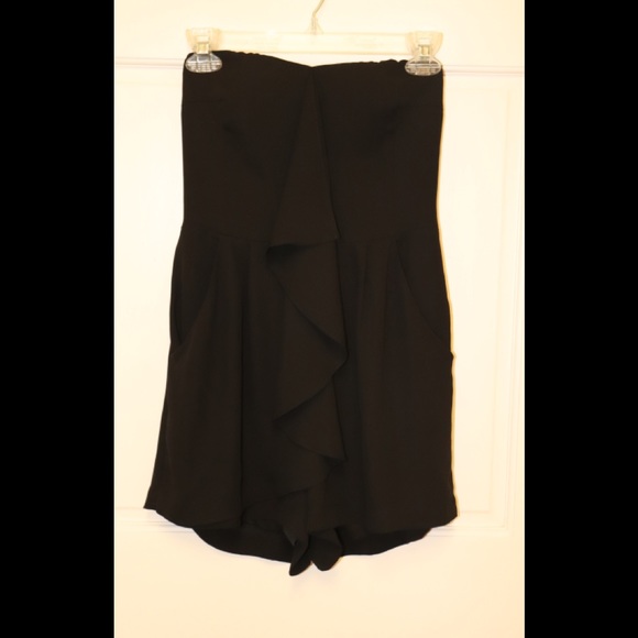 EXPRESS BLACK ROMPER WITH FRONT RUFFLE - Picture 2 of 4